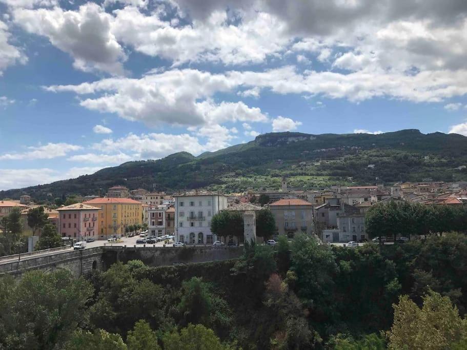 L'Attico Sul Fiume Center Home Ascoli Piceno Eksteriør billede